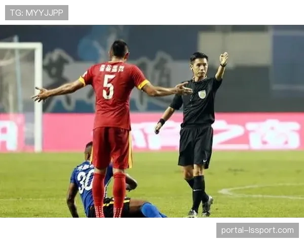 观点：争议判罚影响赛果，评论员热议VAR在三月关键战中的使用标准